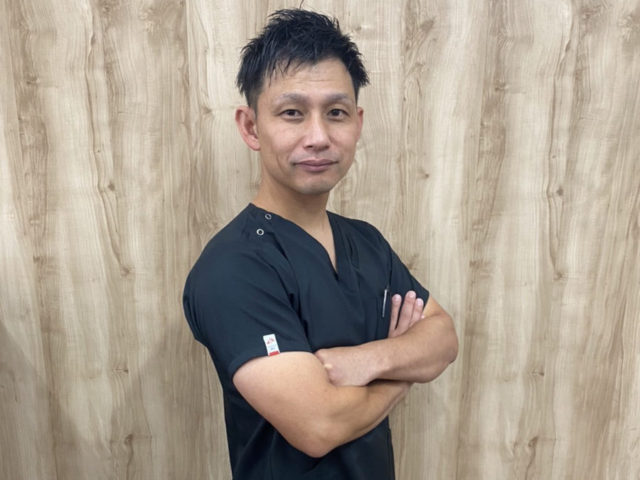 霧島むさし鍼灸整骨院の松岡先生の写真です。